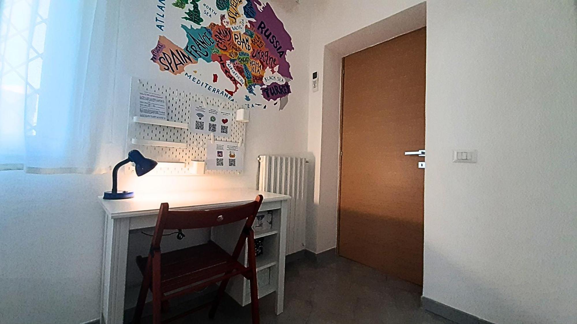 Casa Luminosa E Silenziosa Nel Cuore Del Centro Napoli